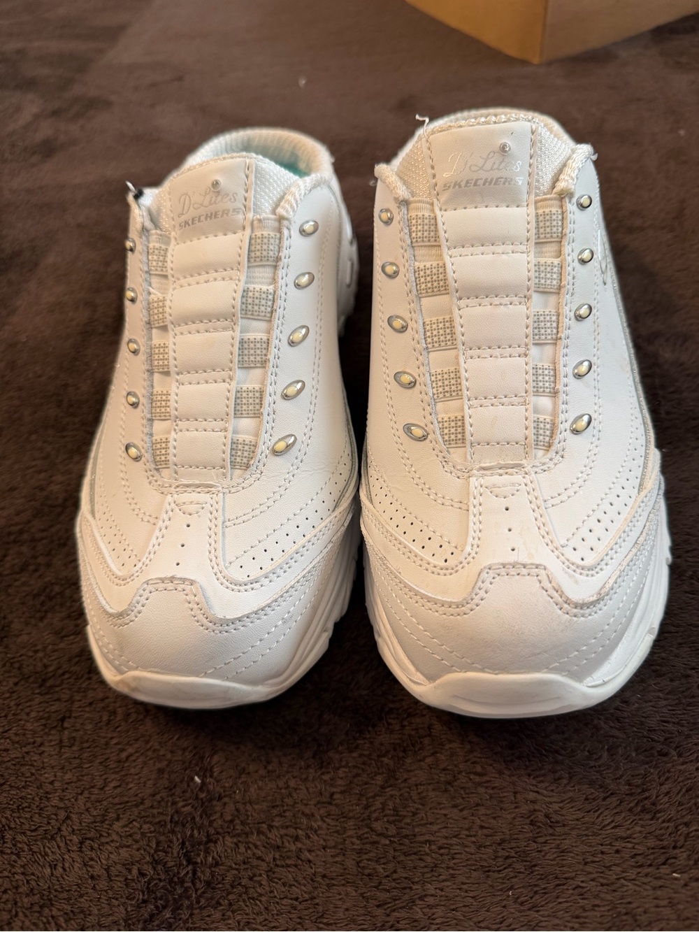 Skechers D’Lites Women’s 7.5 White Silver Air Cooled Memory Foam